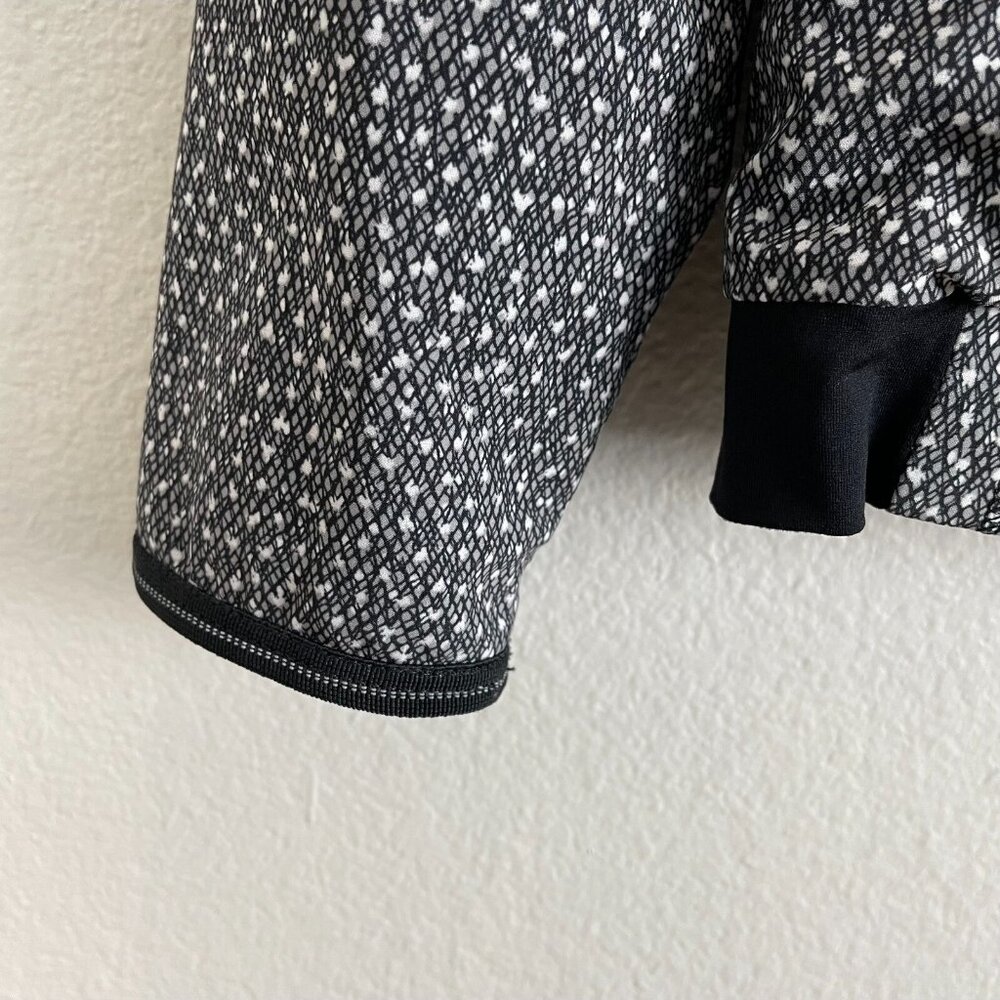 LULULEMON Womens 8 Jacket Hit It Frozen Fizz White Black‎ Swift Ultra Full Zip - Picture 16 of 16